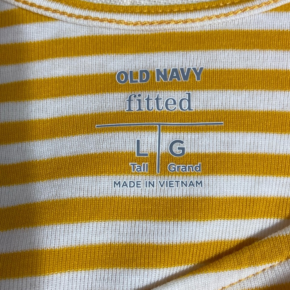 Old Navy Scoop Back Tee - Picture 4 of 4